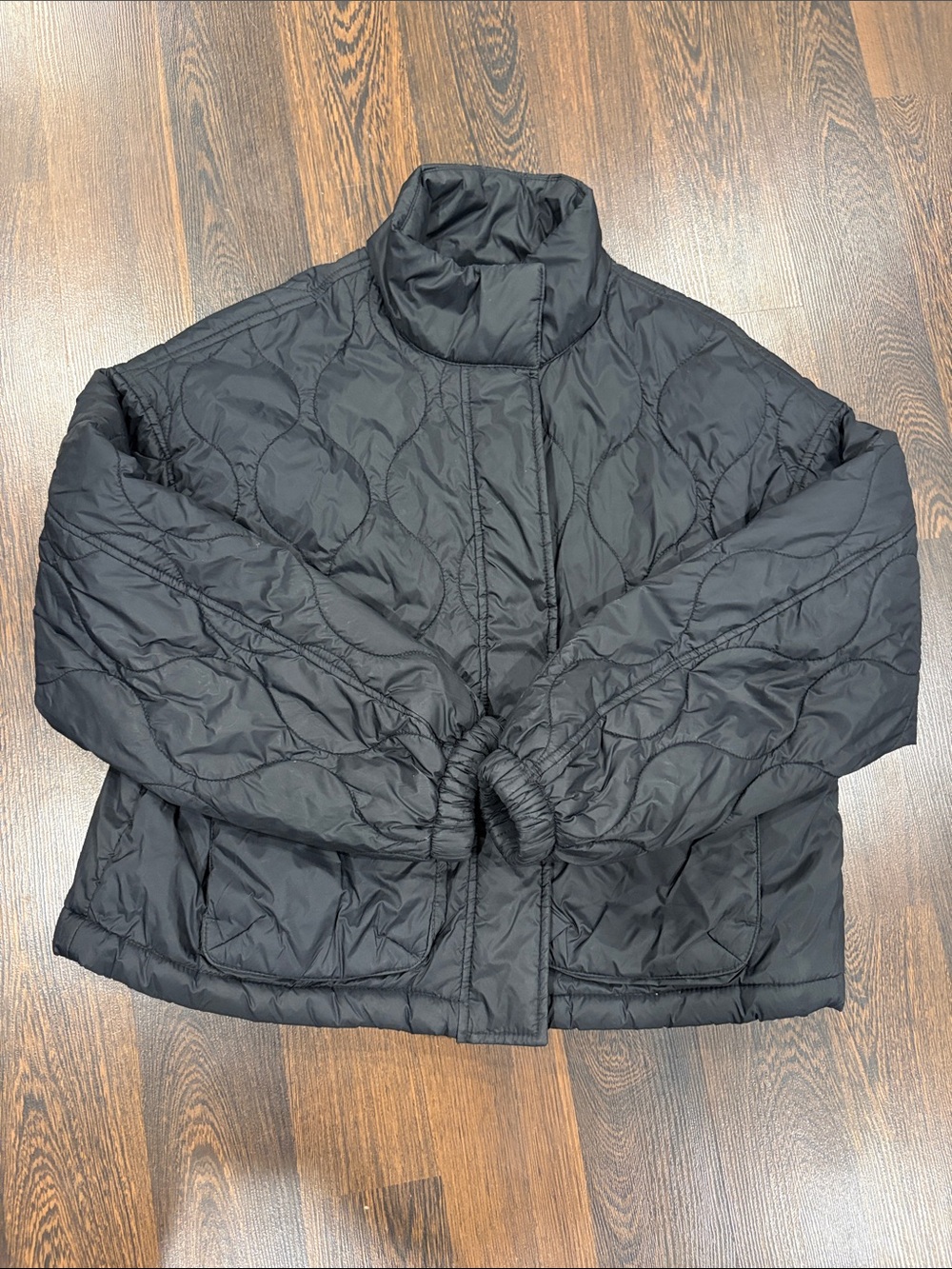 Old Navy - Women’s XS - Black Quilted Puffer Jacket